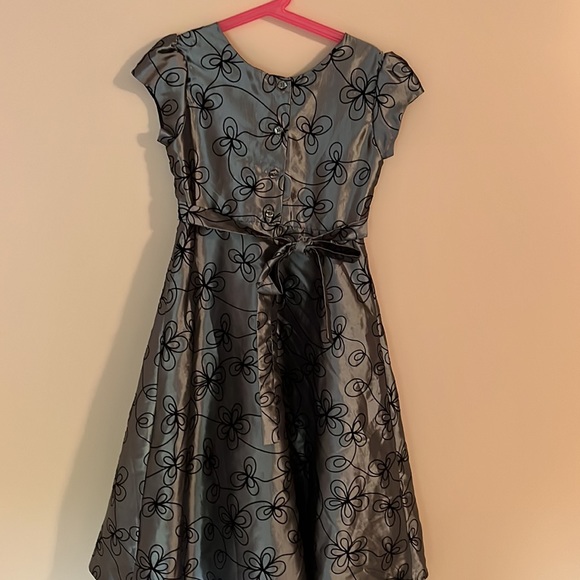 Silver and black formal dress with velvet shrug jacket (girls) - Picture 3 of 7